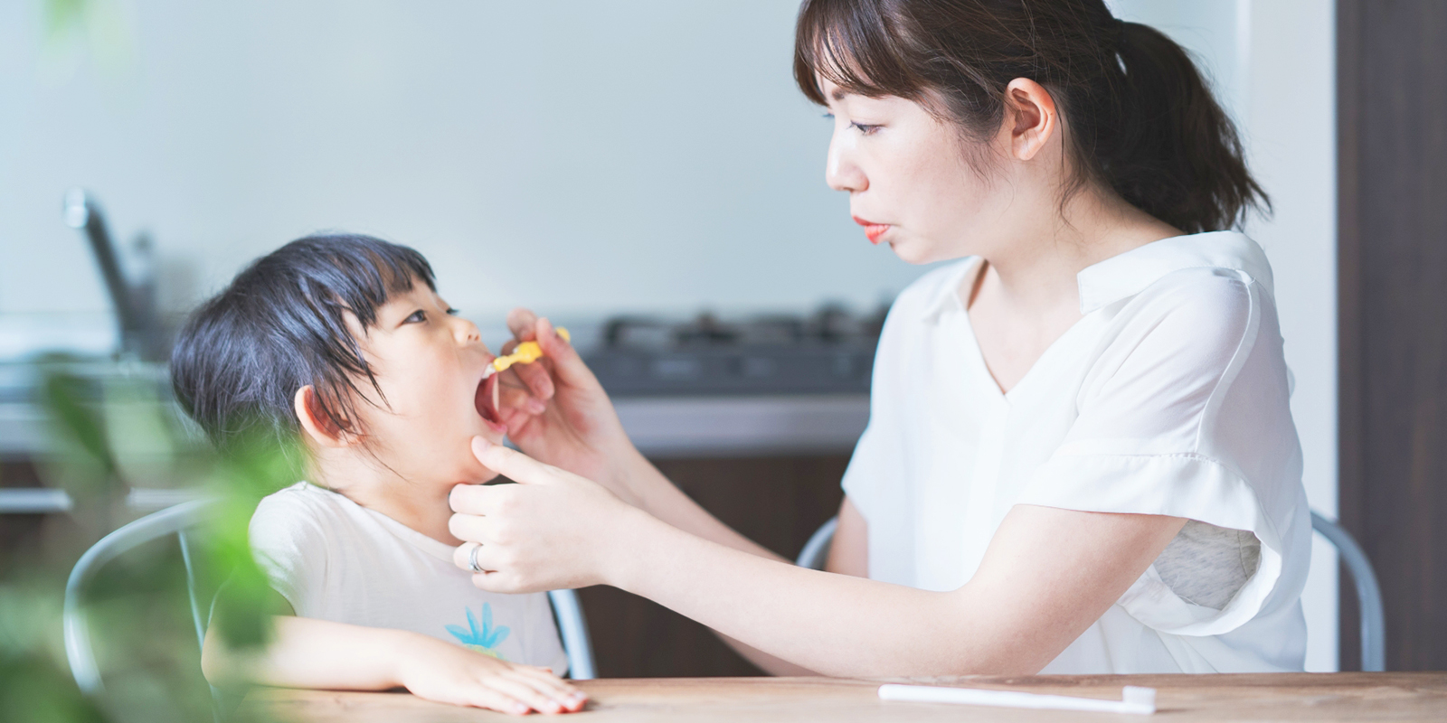 虫歯は大人から赤ちゃんにうつる？